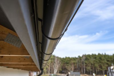 How Commercial Galvanized Gutters Handle Heavy Rainfall