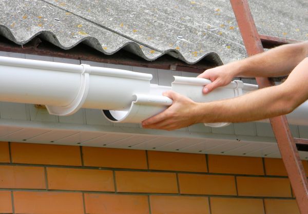 Gutter Hanging in Asheboro
